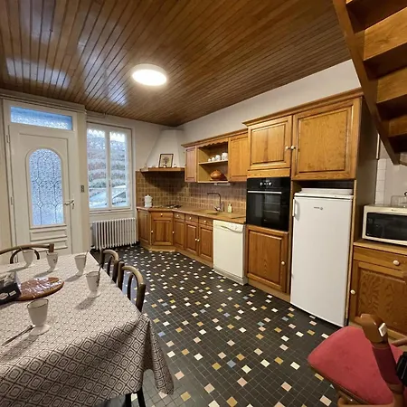 Confortable Avec Terrasse Dans La Montagne Bourbonnaise, Animaux Acceptes - Fr-1-489-497 Landhuis