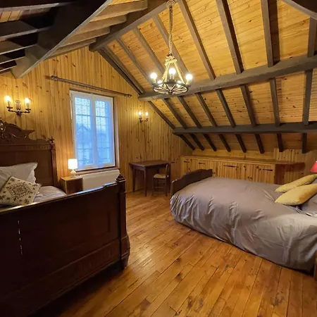 Vakantiehuis Elegant Avec 3 Chambres, Cour Fermee Et Terrasse, Proche Des Activites De Montagne Et De Vichy - Fr-1-489-497