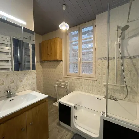 Confortable Avec Terrasse Dans La Montagne Bourbonnaise, Animaux Acceptes - Fr-1-489-497 *