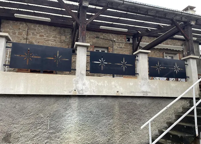 Дом отдыха Confortable Avec Terrasse Dans La Montagne Bourbonnaise, Animaux Acceptes - Fr-1-489-497