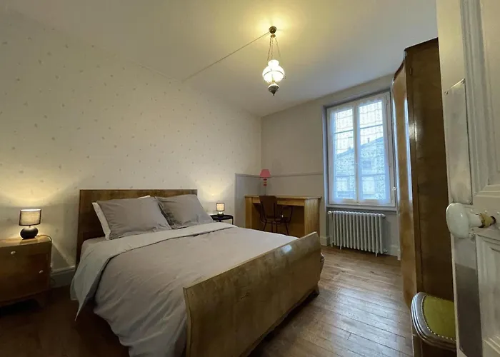 Дом отдыха Confortable Avec Terrasse Dans La Montagne Bourbonnaise, Animaux Acceptes - Fr-1-489-497