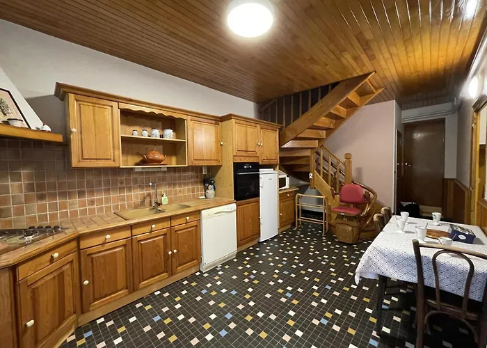 Дом отдыха Confortable Avec Terrasse Dans La Montagne Bourbonnaise, Animaux Acceptes - Fr-1-489-497 *