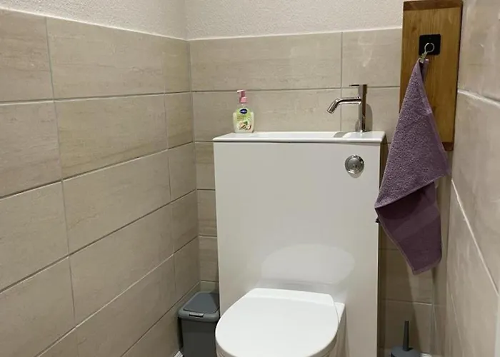 Дом отдыха Confortable Avec Terrasse Dans La Montagne Bourbonnaise, Animaux Acceptes - Fr-1-489-497 *